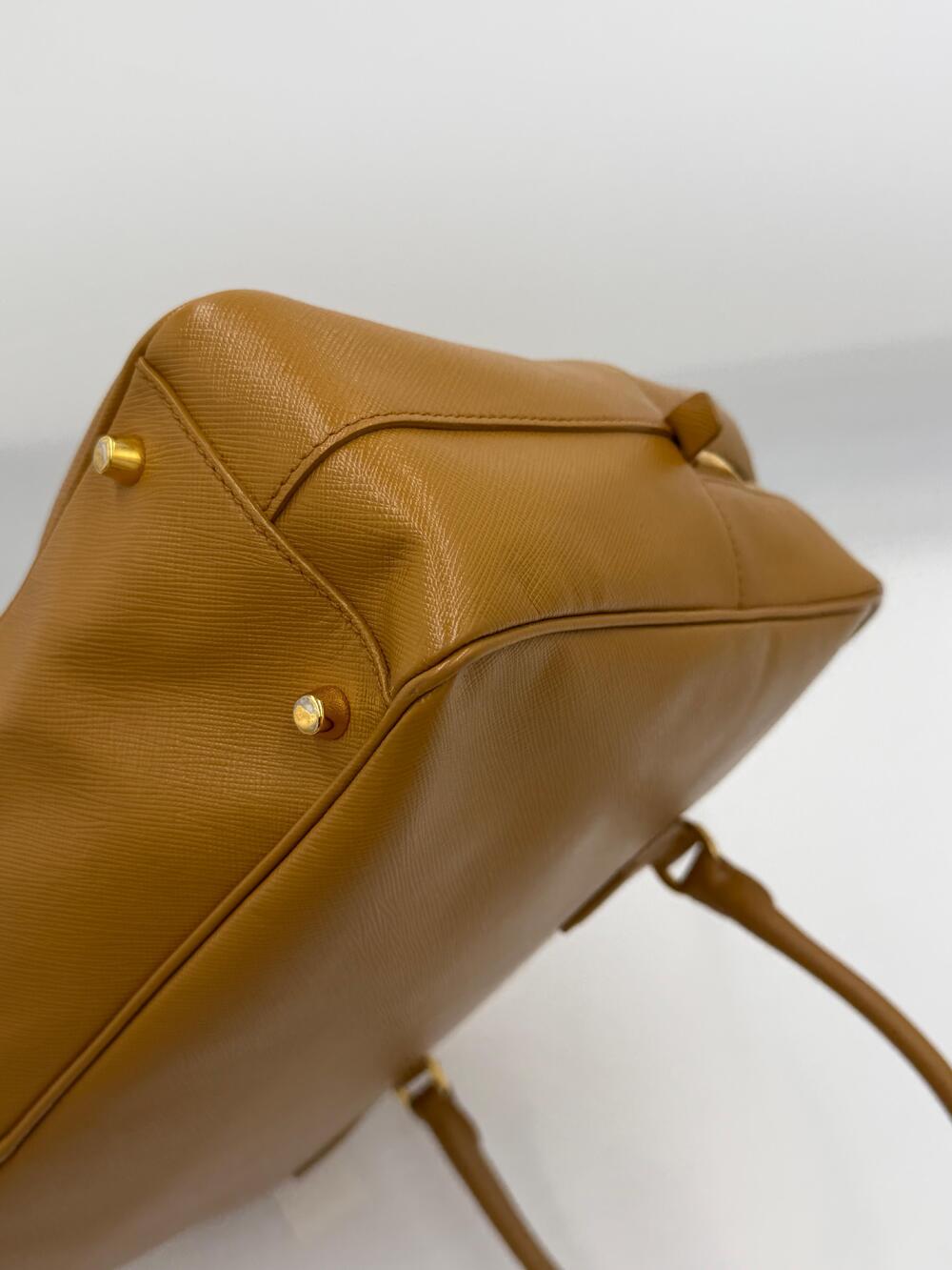 Prada Saffiano Boston - Picture 8 of 14